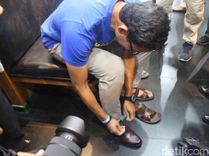 Belanja Sepatu Kulit di Sidoarjo Seperti Sandiaga Uno