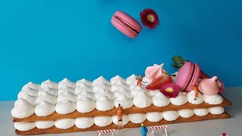 Hujan kue.... terinspirasi film Cloudy with a Chance of Meatballs. Foto: Matteo Stucchi