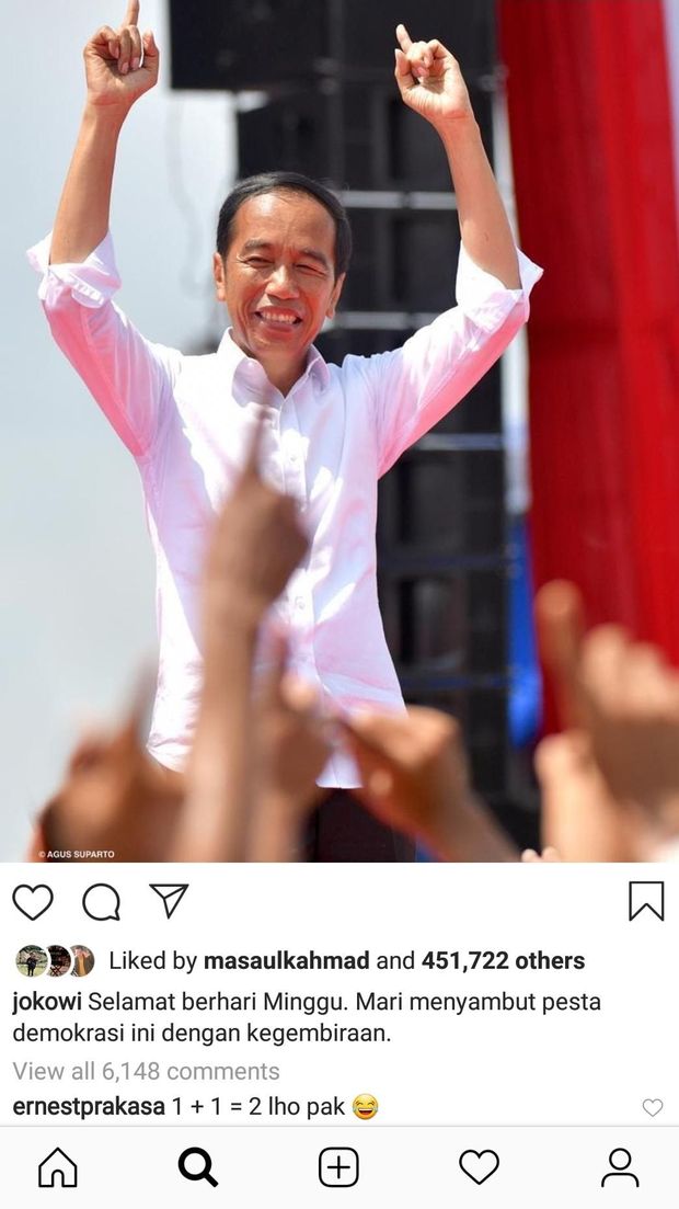 Jokowi Pose Dua Telunjuk, Ernest Prakasa Ingatkan Simbol Angka 2