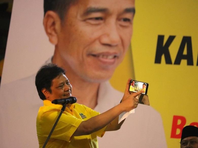 Airlangga Jawab Isu Liar soal Pemilihan Ketum Golkar Airlangga Jawab Isu Liar soal Pemilihan Ketum Golkar