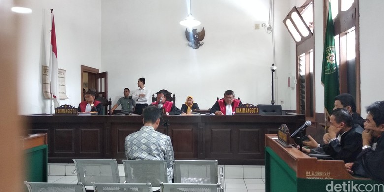 Wahid Husen Beri Fasilitas Mewah ke Fahmy Setelah Terima Mobil-Uang Wahid Husen Beri Fasilitas Mewah ke Fahmy Setelah Terima Mobil-Uang