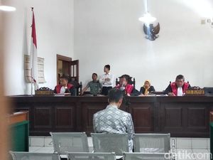 Wahid Husen Divonis 8 Tahun Bui, Pengacara Pertimbangkan Banding