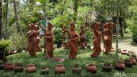 Gandrung merupakan seni pertunjukan tari yang disajikan dengan iringan musik khas Gamelan Osing. Tak salah kalau Gandrung identik dengan Banyuwangi. (Rachman Haryanto/detikcom)