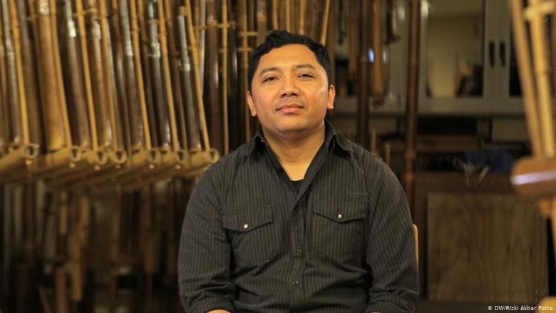 Pancasila Menjamin Kehidupan Keberagaman di Indonesia Pancasila Menjamin Kehidupan Keberagaman di Indonesia