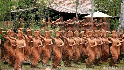Foto: Bukan Desa Penari, Ini Taman 1.000 Patung Penari