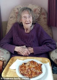 Trauma dengan Italia, Nenek 94 Tahun Ini Cicip Pizza untuk Pertama Kalinya