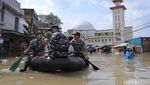 Begini Ragam Aktivitas Warga Bandung Ditengah Banjir