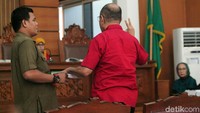 Ruben juga disumpah sebelum memberikan kesaksiannya. 