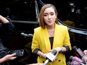 Ditawar Kencan Kok Bangga, Ledekan Cita Citata ke Olivia Noor