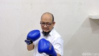 11 Januari 2019, polri membentuk tim gabungan untuk mengungkap kasus penyiraman air keras terhadap Novel Baswedan. Surat perintah pembentukan tim ini terbit pada Selasa (8/1/2019) dan diteken langsung oleh Kapolri Jenderal Tito Karnavian. Ada tujuh pakar dalam tim gabungan itu yang berasal dari kalangan akademisi, LSM, mantan pimpinan KPK, Komnas HAM, dan Kompolnas. Dalam tim tersebut, nama Kapolri Jenderal Tito Karnavian ditulis sebagai penanggung jawab tim dan Wakapolri Komjen Ari Dono sebagai wakil penanggung jawab. Tim ini diketuai Kabareskrim Komjen Idham Azis. Dari pihak KPK, Polri mengikutsertakan lima orang dari bagian penyelidik, penyidik, dan pengawasan internal.