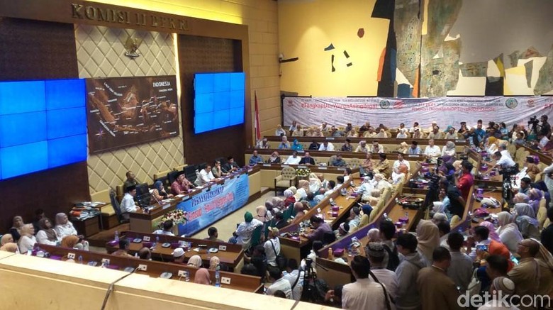 Diskusi soal DPT Bermasalah di DPR, Amien Rais: Memang Ada Genderuwonya Diskusi soal DPT Bermasalah di DPR, Amien Rais: Memang Ada Genderuwonya