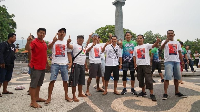 Sandiaga Pose 1 Jari Di Bali Bpn Sikap Negarawan Yang