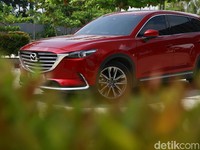 Ngegas dengan SUV Mahal Jepang di Tol Bakter