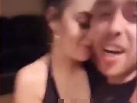 Martin mengirim video ciuman dengan pacarnya yang baru pada mantan kekasihnya