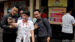 Warga Ramai-ramai Urus Surat Pindah Tempat Mencoblos di Jakbar