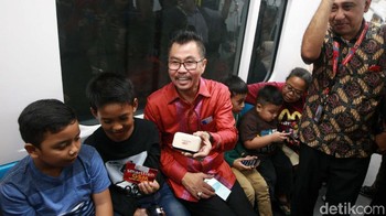 Untuk menggelar layanan di rute MRT Jakarta, khususnya di area terowongan, Smartfren mengandalkan teknologi leakage cable yang telah disediakan oleh Tower Bersama Group (TBG), selaku penyedia sarana telekomunikasi di MRT Jakarta.