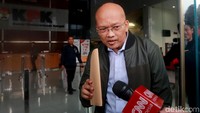 Direktur PT Humpuss Transportasi Kimia (HTK), Taufik Agustono, menjalani pemeriksaan di gedung KPK, Jakarta, Selasa (9/4/2019).