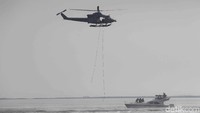 Teroris yang menyadari kedatangan pasukan anti teror TNI kemudian berusaha melarikan diri dengan kapal cepat dengan membawa serta para sandera. Pasukan Penanggulangan Teror (Gultor) TNI yang berjaga di pantai kemudian melakukan pencegatan terhadap kapal cepat teroris.