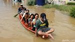 Begini Ragam Aktivitas Warga Bandung Ditengah Banjir