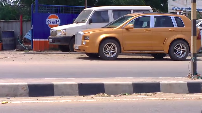Replika Rolls-Royce. Foto: Screenshot Youtube Fayyazmas Khan Replika Rolls-Royce. Foto: Screenshot Youtube Fayyazmas Khan