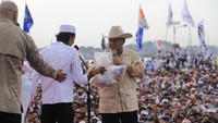 Prabowo meminta seluruh pendukung dan emak-emak untuk turun ke TPS saat pencoblosan.