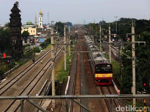 DDT Masih Dinormalisasi, Jadwal KRL Masih Terganggu Hingga Besok