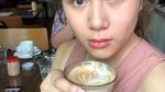 Cantik Menawan! Adik Sherina, Mayzura Munaf yang Gemar Ngopi