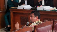 Dalam sidang tersebut, Said menyebut Ratna pernah meminta kepada dirinya untuk dipertemukan dengan Prabowo Subianto.