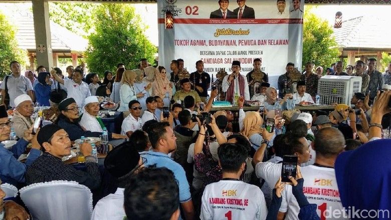 Di Lombok, Sandiaga Sentil Bantuan bagi Korban Gempa Di Lombok, Sandiaga Sentil Bantuan bagi Korban Gempa