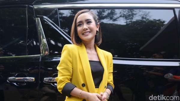 Tolak Halus Tawaran Setting-an, Cita Citata Minta Dibelikan 5 Mobil Tolak Halus Tawaran Setting-an, Cita Citata Minta Dibelikan 5 Mobil