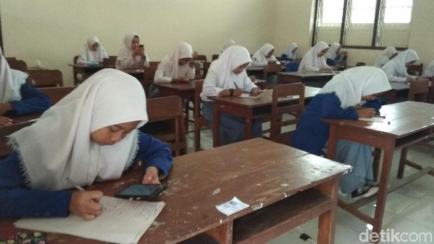 Melongok USBN Pakai HP Android di SMK Muhammadiyah Magelang