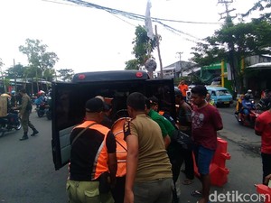 Bonek Jember Tewas Terlindas Truk