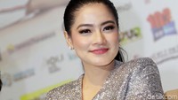 Ia pun menyebut film tersebut sebagai curahan hati para emak-emak. Pool/Palevi S/detikFoto.