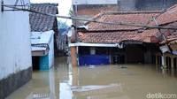 Banjir kini terjadi di delapan kecamatan Kabupaten Bandung. Dari delapan kecamatan itu, banjir terparah terjadi di Kecamatan Dayeuhkolot, Baleendah dan Bojongsoang.