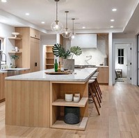 Rumah juga dilengkapi bar, walk-in closet dan ruang khusus penyimpanan wine. Foto: Instagram/@hiltonhyland