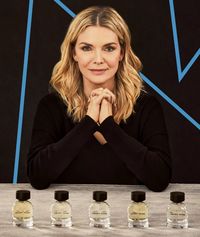 10 Tahun Tak Pakai Parfum, Michelle Pfeiffer Rilis Produk Wewangian