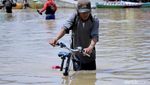 Begini Ragam Aktivitas Warga Bandung Ditengah Banjir