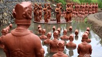 Taman Gandrung Terakota terinspirasi dari Terracotta Warrior and Horses di Tiongkok yang dibangun pada masa Kaisar Qin Shi Huang (259-210 SM). Penataannya melibatkan kurator seni rupa dari Galeri Nasional Indonesia sekaligus dosen Institut Seni Indonesia (ISI) Yogyakarta, Dr Suwarno Wisetrotomo.
