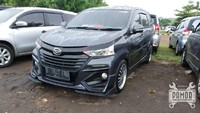 Dengan berbagai upaya, ia menyulap kendaraan 7-penumpang tersebut jadi gahar. Berkonsep elegant sporty dengan tema Batman, berbagai ubahan dilakukan Devan (panggilan akrab dari Devit). Bagian depan dan belakang Xenia terlihat semakin galak dengan adanya bodykit buatan timnya, tak ada lagi sisi kaku.