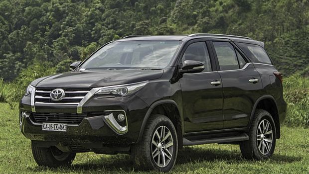 Eksterior Toyota Fortuner di India juga tampak berbeda sedikit,