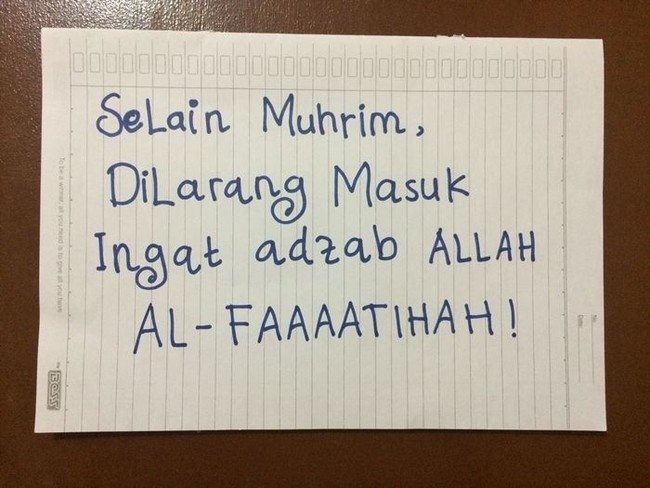 Selain pasangan suami istri tak boleh masuk ke kosan. Ingat dosa dan azab. Foto: Istimewa