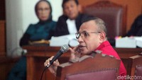 Ruben mengaku pernah ke rumah Ratna Sarumpaet beberapa hari setelah kabar penganiayaan. Kedatangannya untuk membicarakan terkait dana raja-raja Rp 23 triliun. 