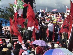 11 Bupati di Sumbar dan Slank Kampanyekan Jokowi-Maruf di Padang