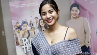 Senyum Kirana kala berpose di depan kamera. Pool/Palevi S/detikFoto.