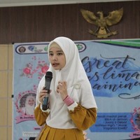Sosoknya yang inspiratif membuat Davrina sering diundang menjadi pembicara di sejumlah acara. Ia terus mengkampanyekan kepada generasi muda untuk mengecek kesehatan secara rutin, tidak hanya saat sakit saja. Foto: Instagram/DavrinaRianda