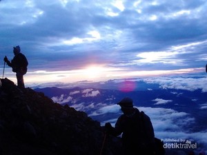 Jelajahi Gunung Kerinci dan Pesonanya Lewat Tur Virtual
