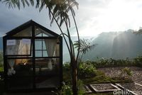 Melihat The Kaldera, Glamping dengan Panorama Spektakuler Danau Toba