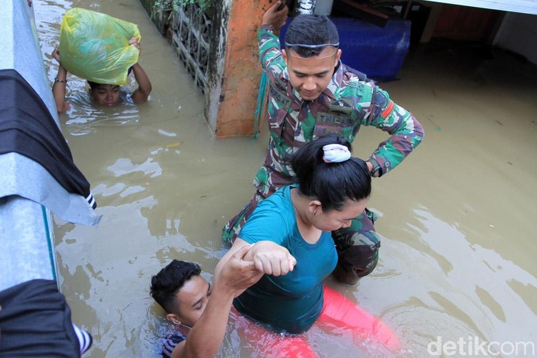 Dear Pemenang Pilpres, Ini Harapan Warga Korban Banjir Bandung Dear Pemenang Pilpres, Ini Harapan Warga Korban Banjir Bandung