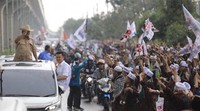 Prabowo mengelar kampanye terbuka di Benteng Kuto Besak (BKB) Palembang, Sumatera Selatan, Selasa (9/4/2019). Prabowo menyapa massa meski cuaca sempat hujan. 