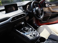 Ngegas dengan SUV Mahal Jepang di Tol Bakter
